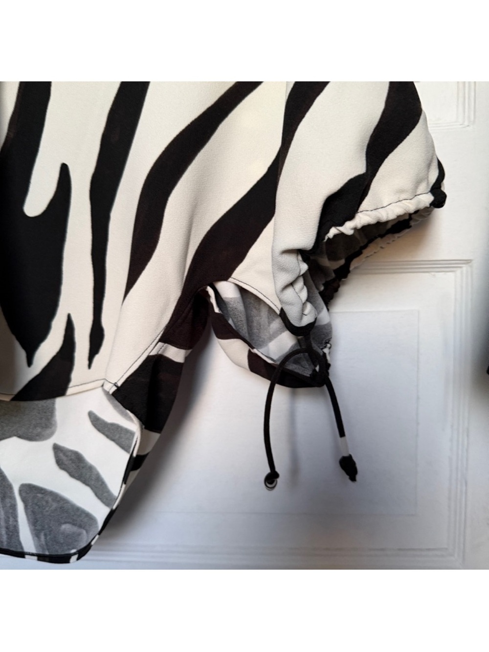 Zara ZW Round Neck Blouse w V-Neck Short Puff Sleeves Animal Zebra Print NWT M - Picture 6 of 11